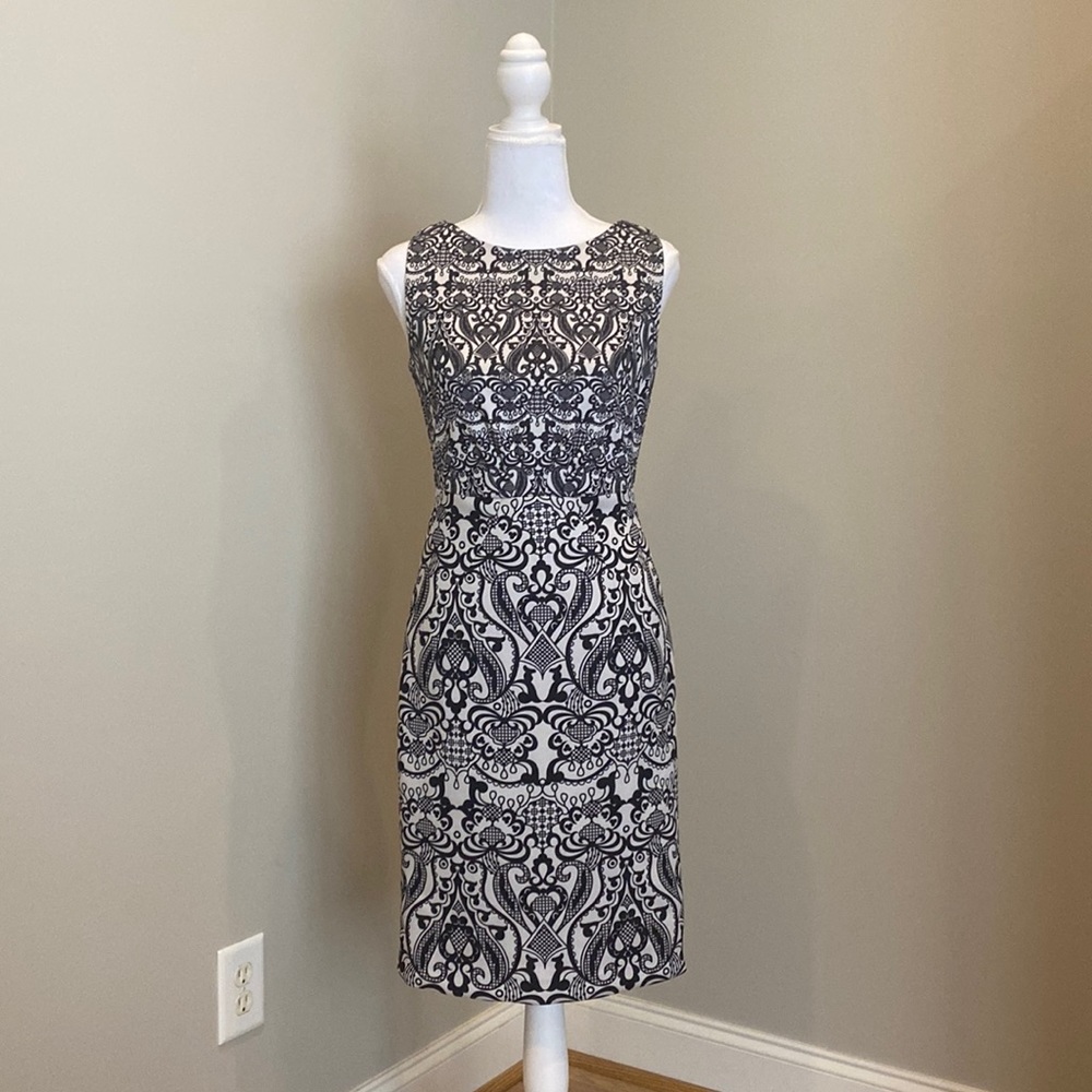 Lovely Black & White Geometrical Design Fitted Sheath Dress with Jewel Neckline